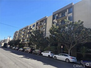 Building Photo - 7320 Hawthorn Ave
