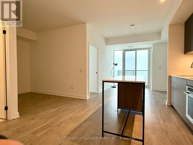 Building Photo - 220 Missinnihe Way