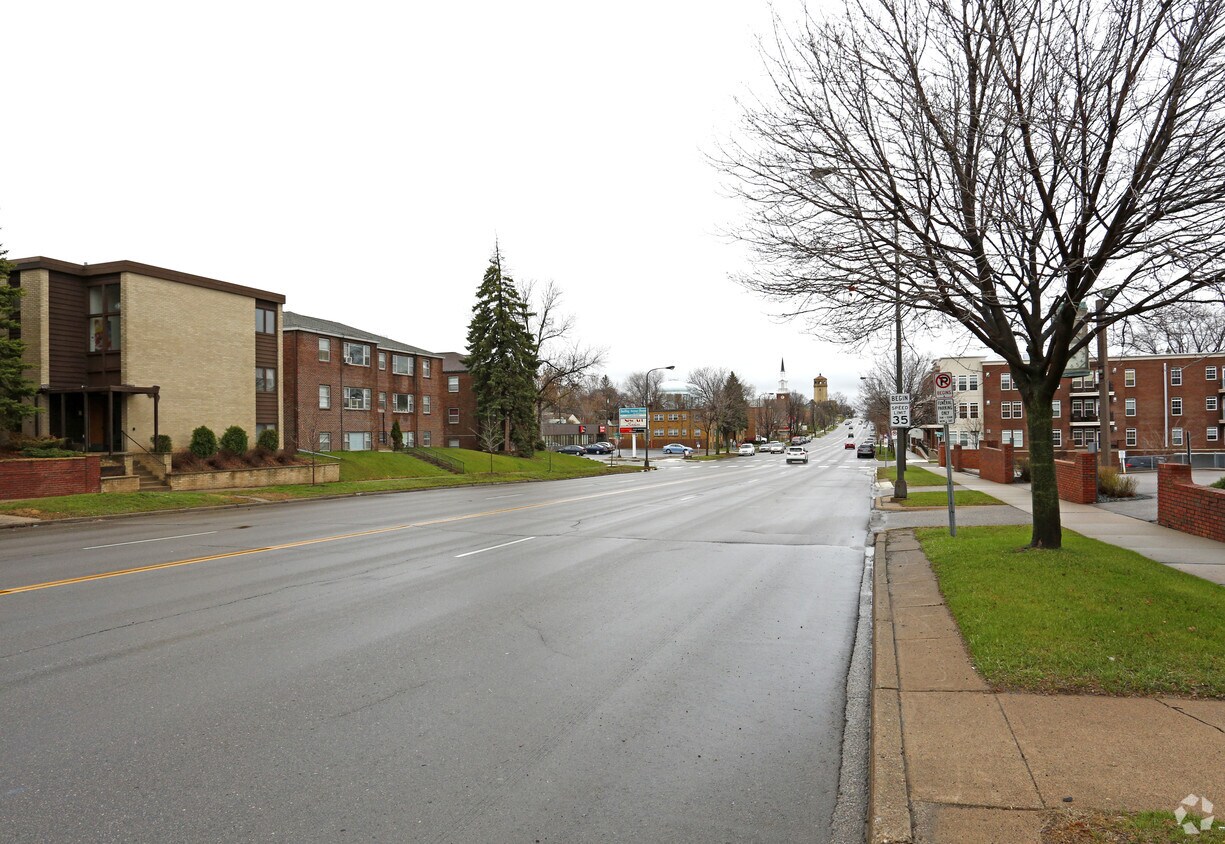 Building Photo - 580 Snelling Ave S