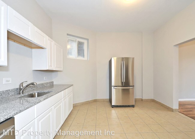 Building Photo - 3129 W Augusta Blvd