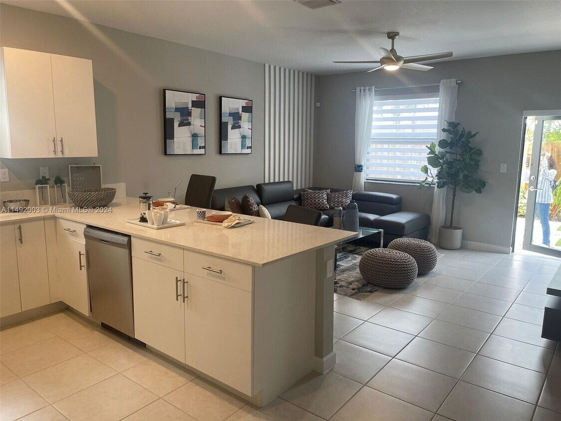 22748 SW 131st Pl, Goulds, FL 33170 Townhome Rentals in Goulds FL