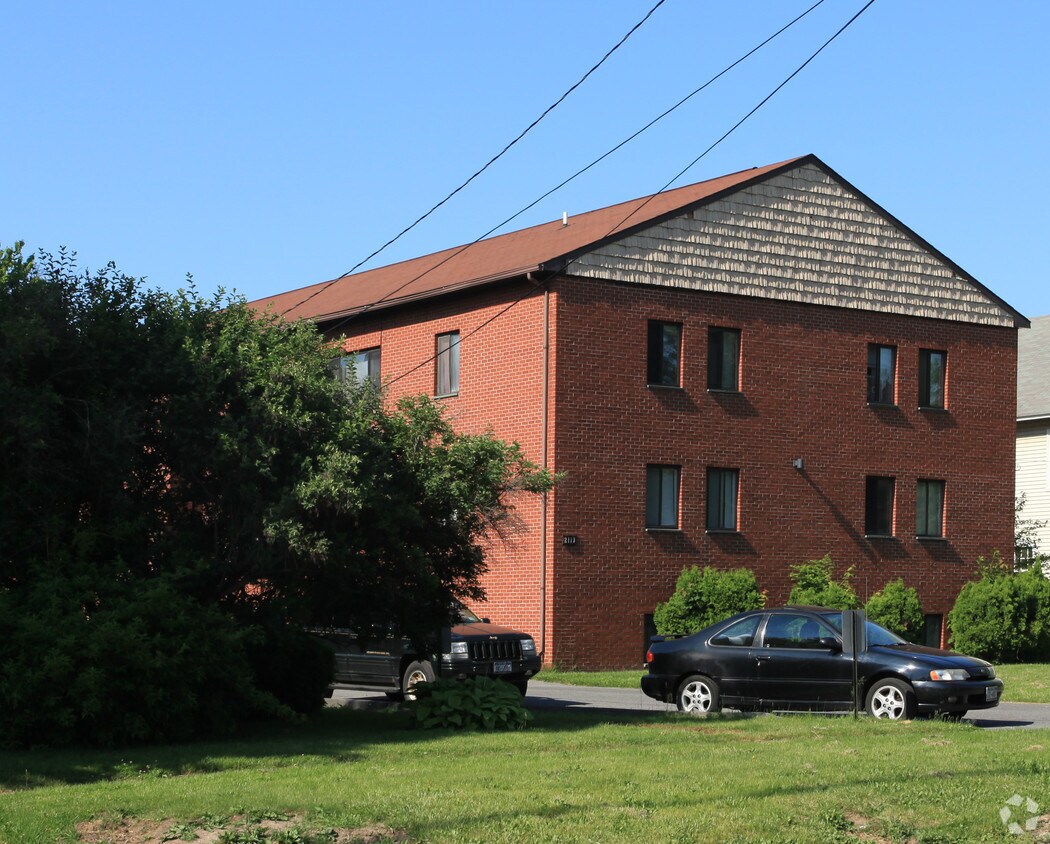 2113 E Genesee St, Syracuse, NY 13210 Apartments in Syracuse, NY