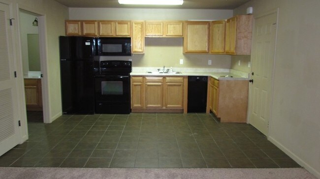 Building Photo - 16565 Hunters Ridge Ln