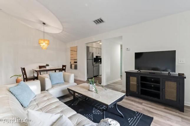 Foto del edificio - 3 br, 2 bath House - 10711 Alden Rd
