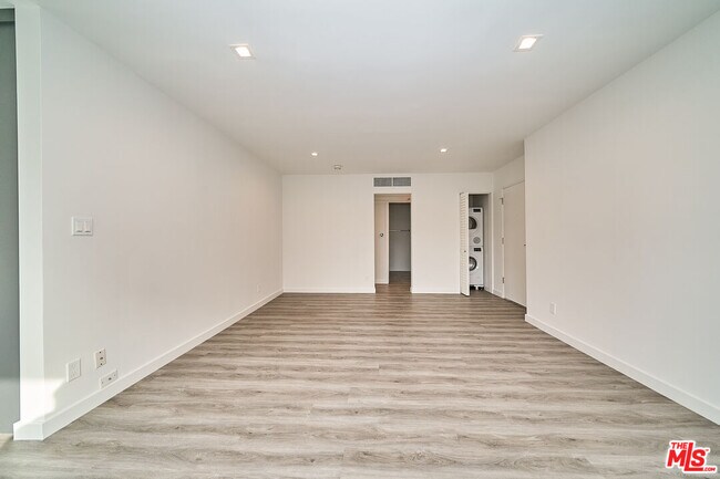 Foto del edificio - 425 S Willaman Dr