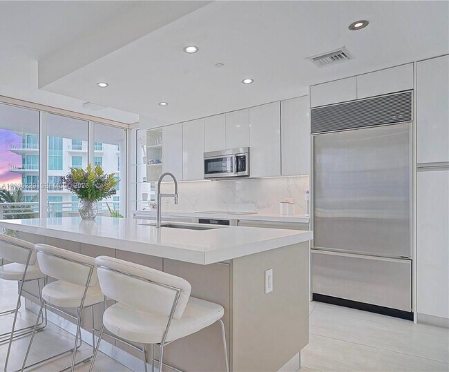Foto del edificio - 901 Brickell Key Blvd