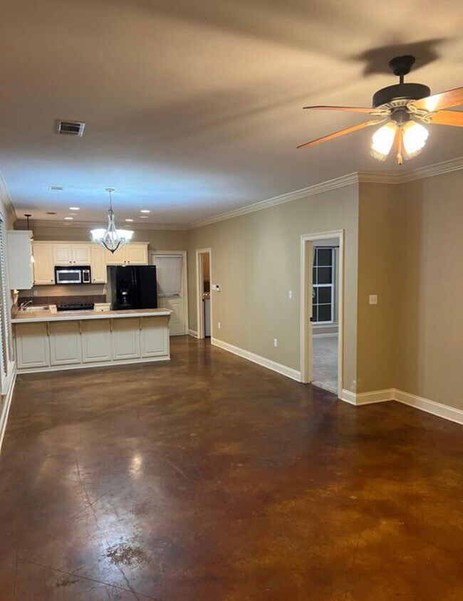 Living room, dinning room and kitchen - 3803 Northshore Ave