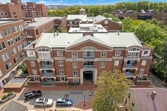 Building Photo - 130 Mt Auburn St