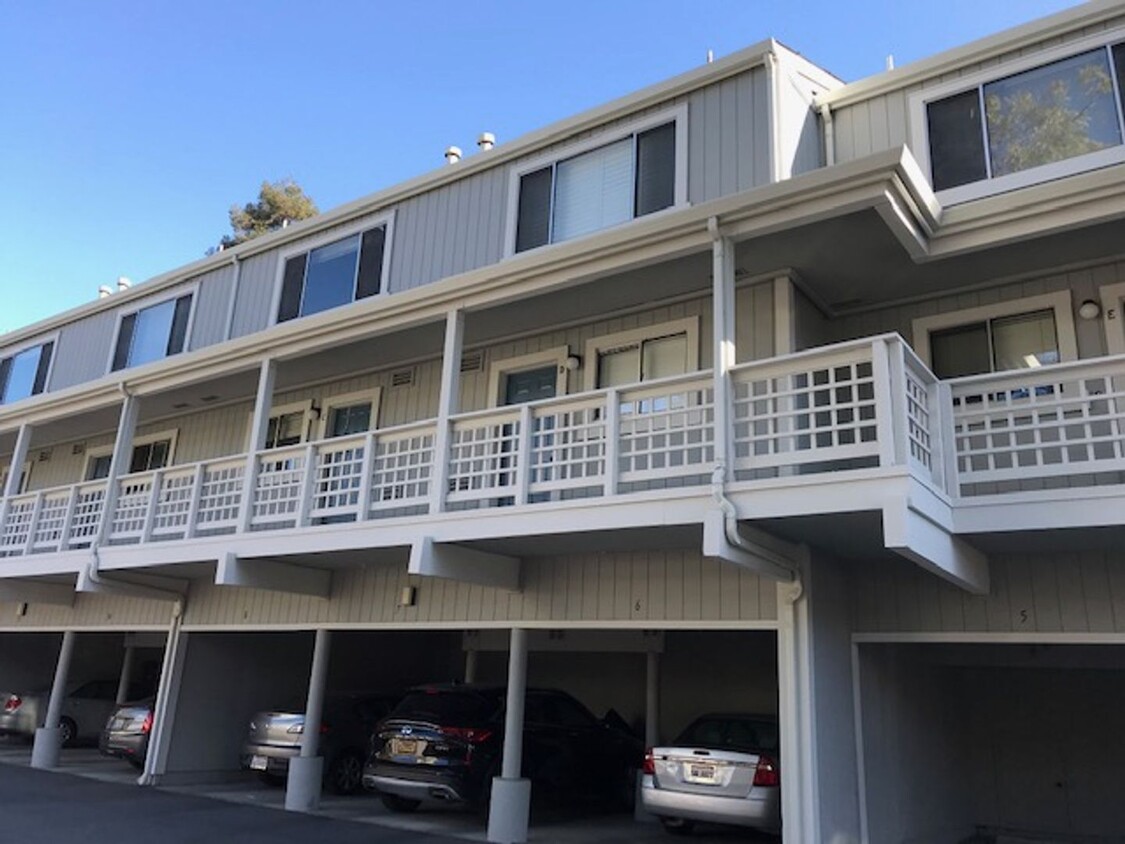 Primary Photo - 2 bedroom, 2 bath townhome in Walnut Creek...