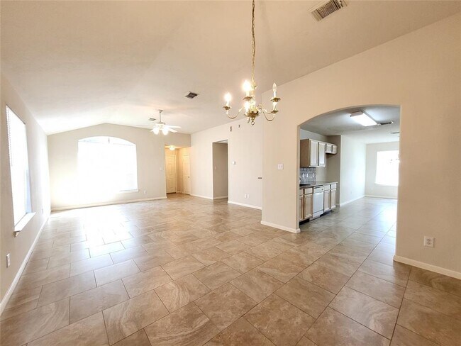 Foto del edificio - 6531 Carly Park Way