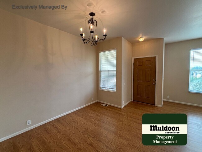 Foto del edificio - Two-bedroom townhome-Available now! Dog Friendly!