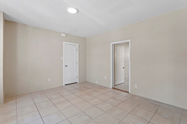 Foto del edificio - 4333 Ventnor Ave