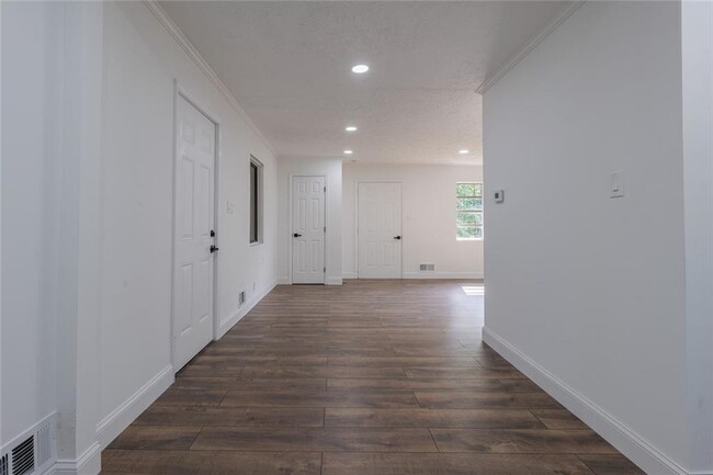 Foto del edificio - 5207 Dixie Lake Rd