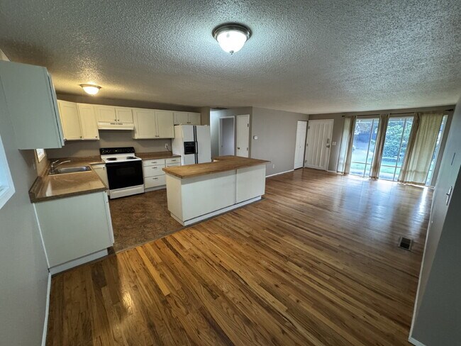 Foto del edificio - Lake Oswego 3bdrm House