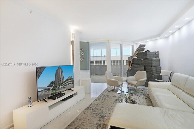Foto del edificio - 4775 Collins Ave