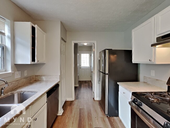 Building Photo - 1616 Elkpark Dr