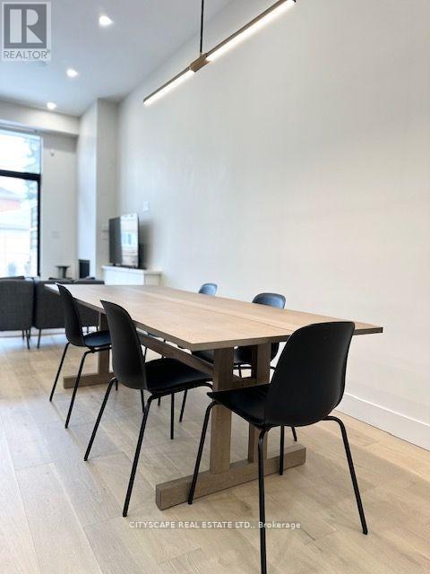 Photo du bâtiment - 2B Holmstead Ave