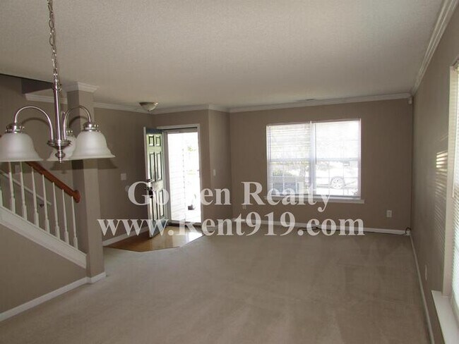Foto del edificio - Move in ready and waiting for YOU!