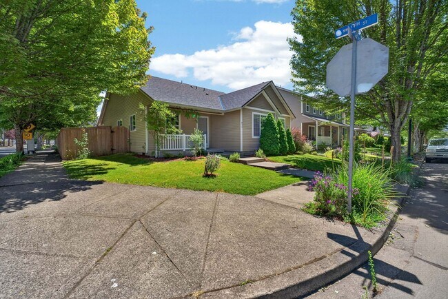 Building Photo - Beautiful Single-Level Home with Private Backyard
