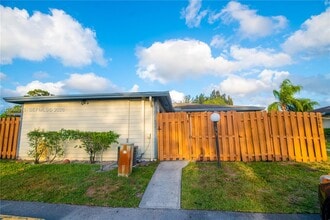 Building Photo - 1804 My Pl Ln