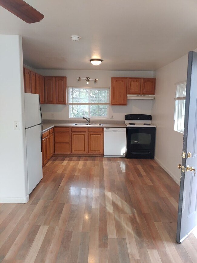 Foto del edificio - Available Now