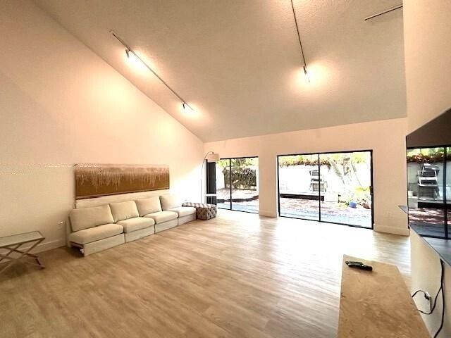 Building Photo - 3074 Aviation Ave