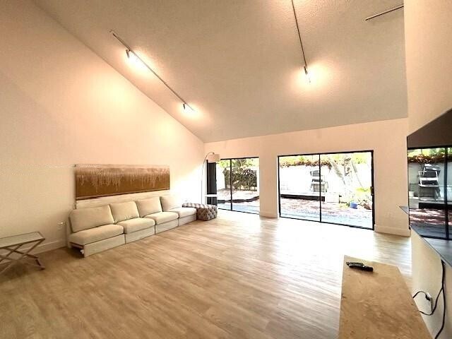 Foto del edificio - 3074 Aviation Ave