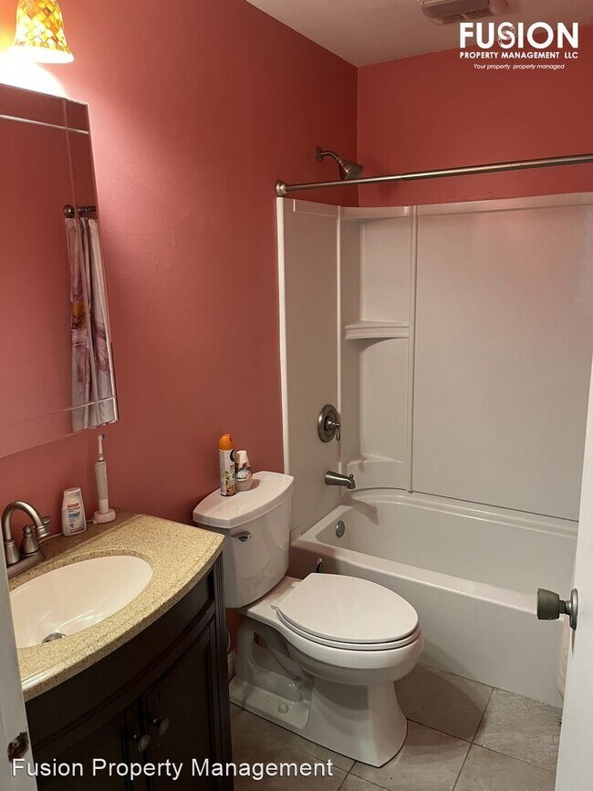 Building Photo - 2 br, 1 bath House - 78 Sandhill Rd #10