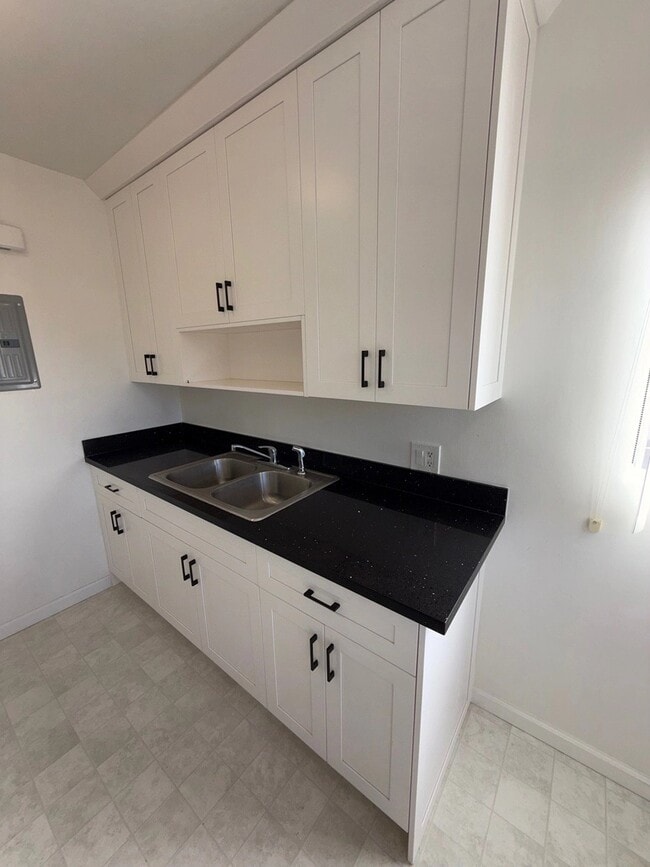 Foto del edificio - 1263 Hayworth Ave