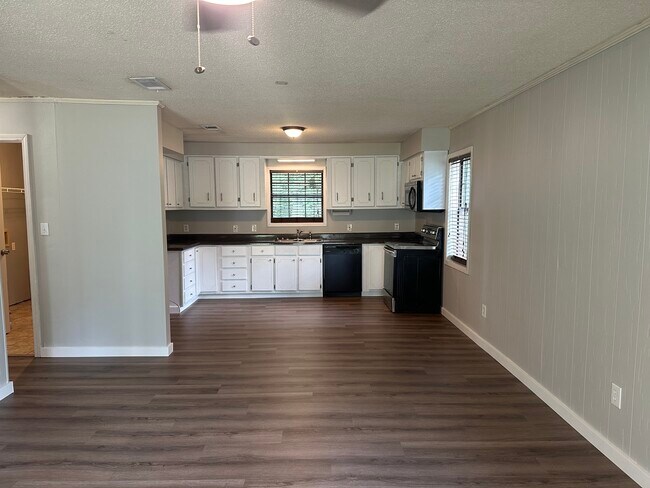 Building Photo - 113 Road 1069