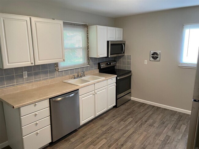 Building Photo - 408 Prince Ruppert Dr