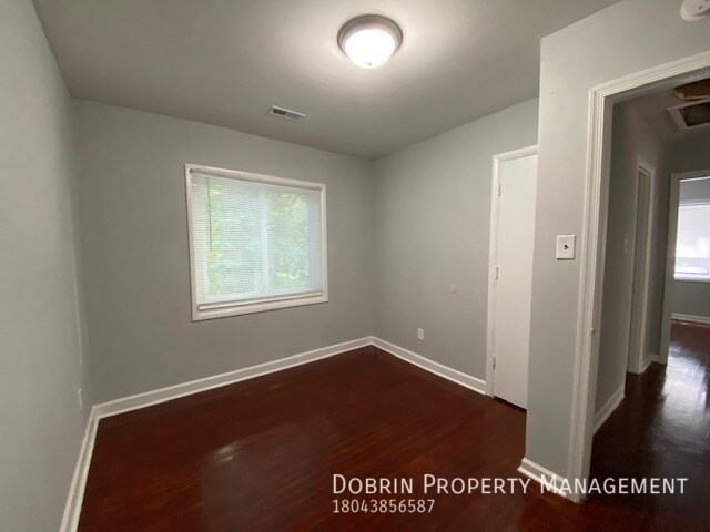 Building Photo - 3906 Lynhaven Ave