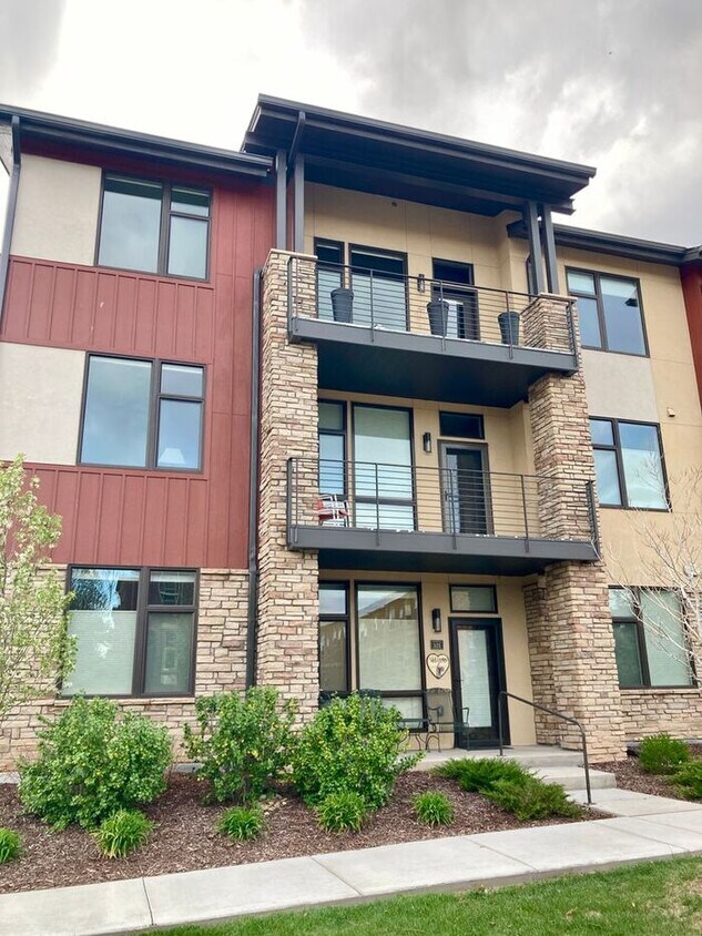Primary Photo - 3 Bedroom, 2 Bath Condo in Rigden Farm