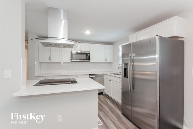Building Photo - 7947 Monfreya Ct