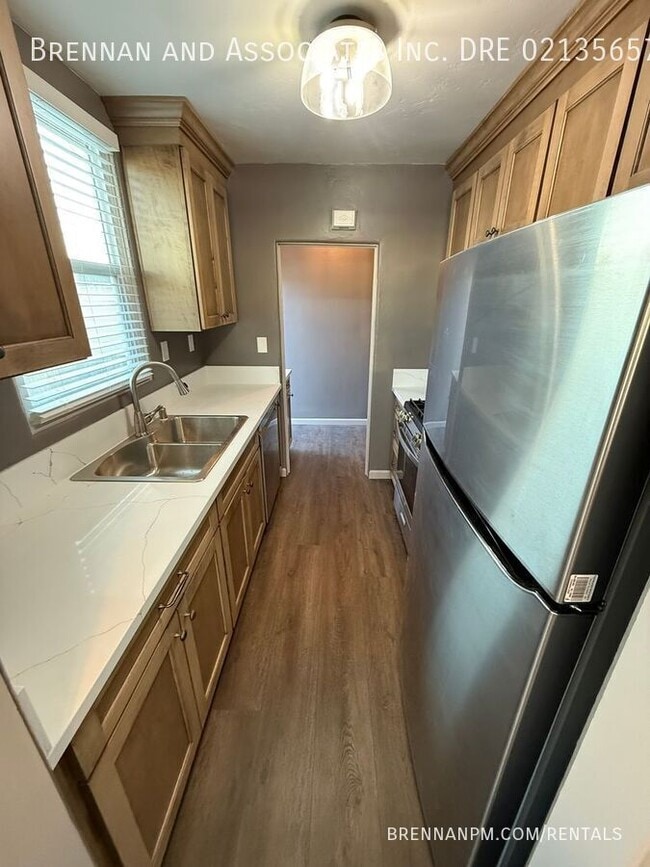 Building Photo - 736 Del Mar Ave