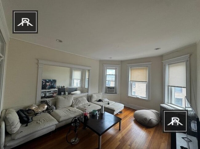 4 bedroom in Brighton MA 02135 - 4 bedroom in Brighton MA 02135 Apartment
