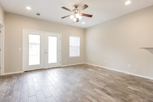Building Photo - 1726 N Reno Dr