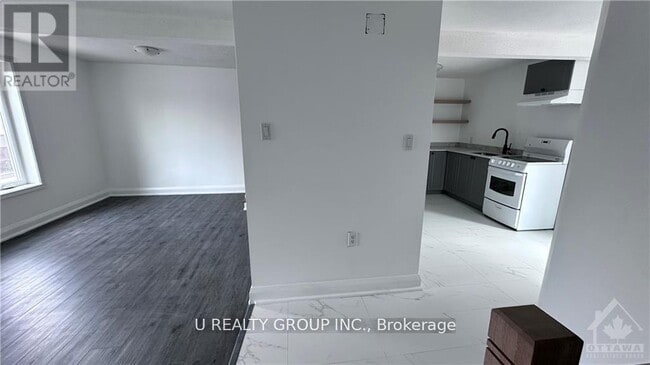 Building Photo - 281 Palace St