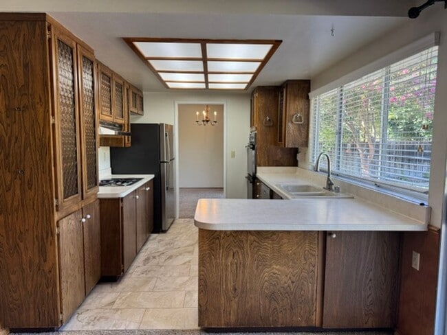 Building Photo - Single level home in Woodlands neighborhood-Walnut Creek