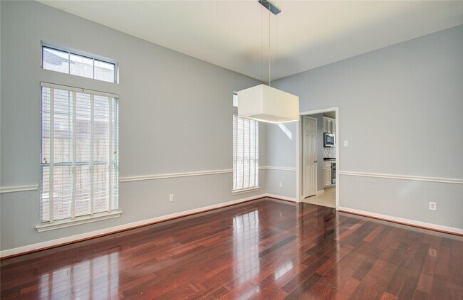 Foto del edificio - 14731 Raven Hollow Ln
