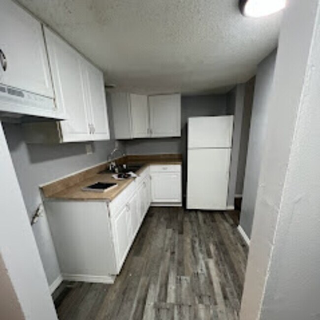Building Photo - 3309 Wood Ave