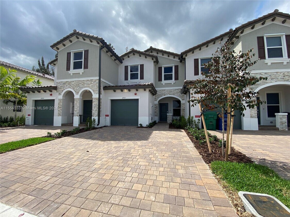 Primary Photo - 2731 NW 55th Way