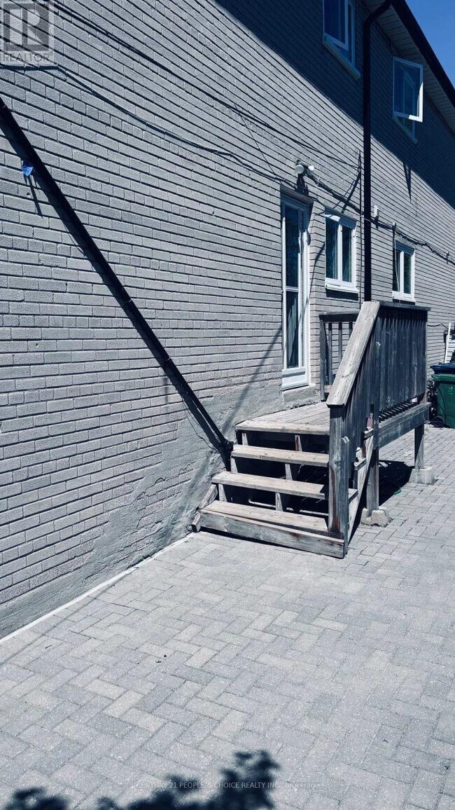 Photo du bâtiment - 812 Ellesmere Rd