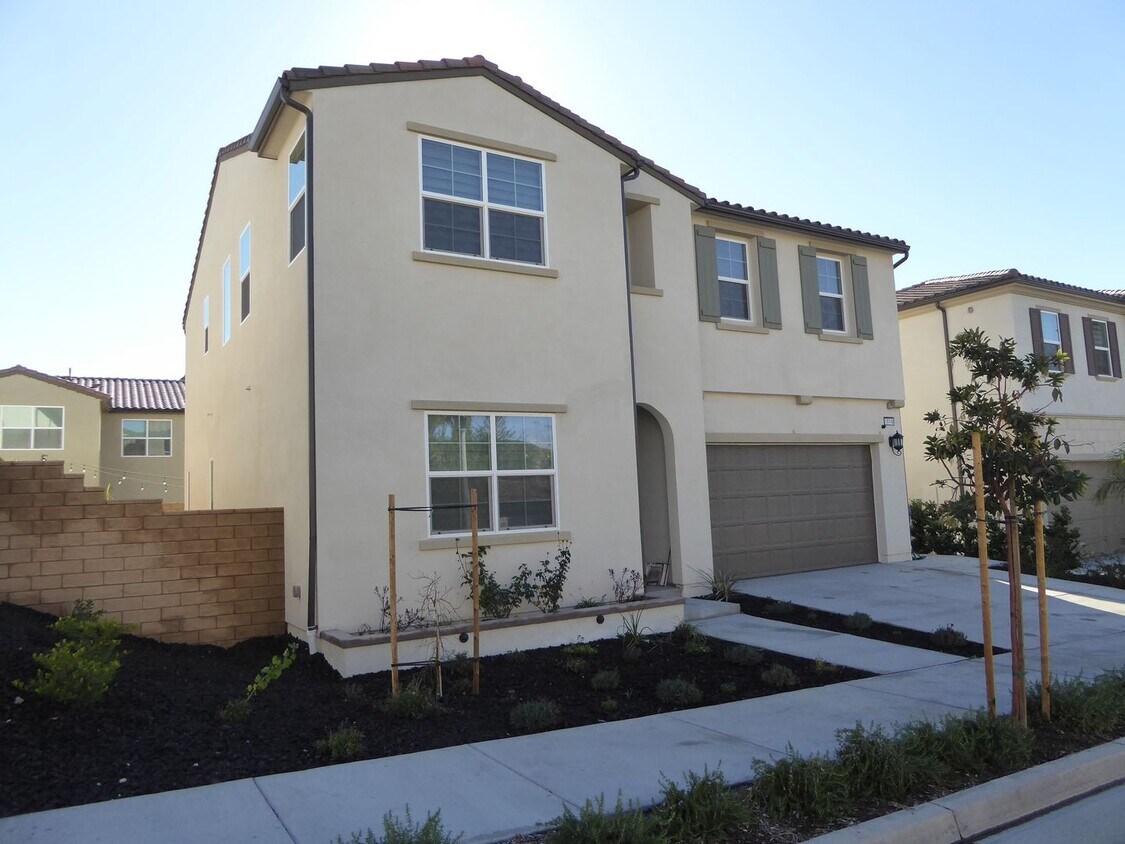 Foto principal - COMING SOON! 5 Bedroom Home for Rent in Sa...