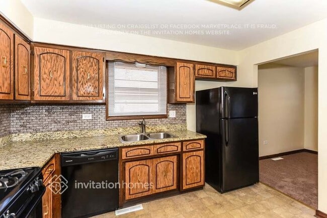 Building Photo - 12228 S 44th Pl