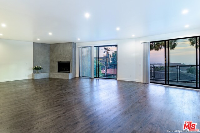 Building Photo - 8755 Shoreham Dr