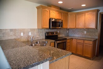 Building Photo - 379 Columbia Point Dr