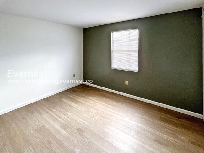 Foto del edificio - 12806 N Cresap St