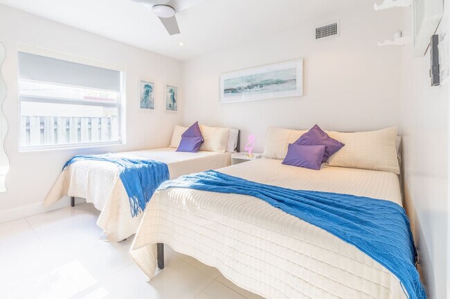 Building Photo - 212 SW 2nd Pl