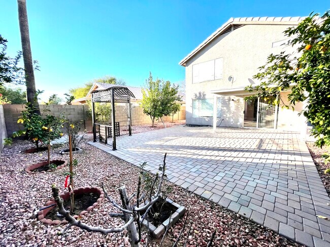 BACKYARD - 4119 E Coolbrook Ave